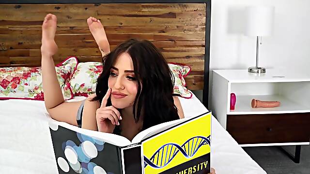 TeensLikeItBig 5 Aubree Valentine Stretch-Her Service