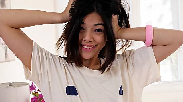 Pretty sweet teen Harmony Wonder gives a gorgeous blowjob