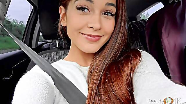 Ginebra Bellucci is holding her legs spread wide open while waiting for her well deserved cumshot