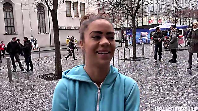Cash Tschechisch, Handjob Lustig