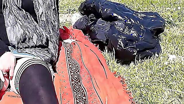 208 Pussy Flash - Stepmom Caught by Stepson at A Park Masturbating in Front of Everyone - Misscreamy
