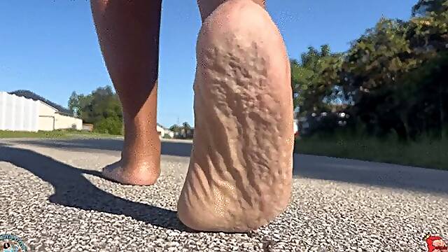 Pretty Girl With Big Dirty Ashy Street Walker Soles - Queensizesexyfeet