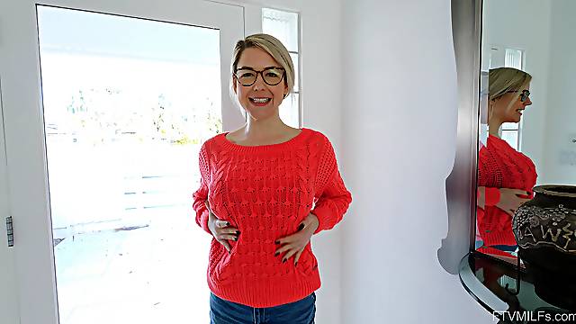 Nørdet Pige, Nørdet Pige Solo, Kone Onani Orgasme