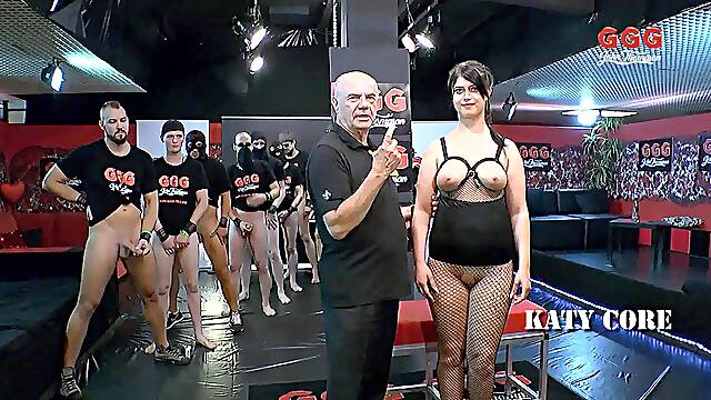 John Thompson Beauty Schluckt Sperma 25530