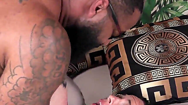 Hot Tattooed MILF Wife Summer Bella Cheats on Husband with a BBC